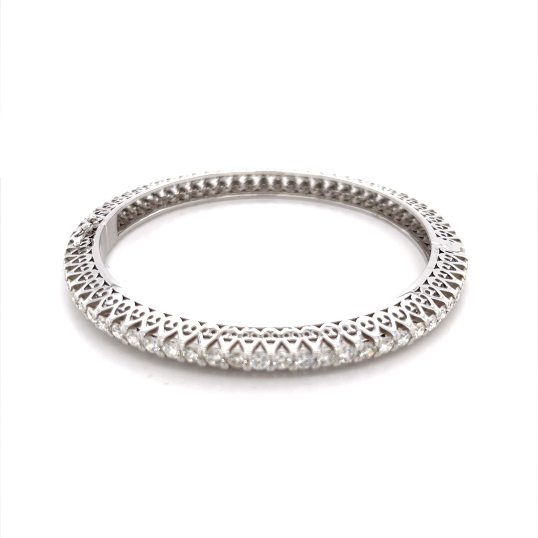 Pointer Diamond Bangle