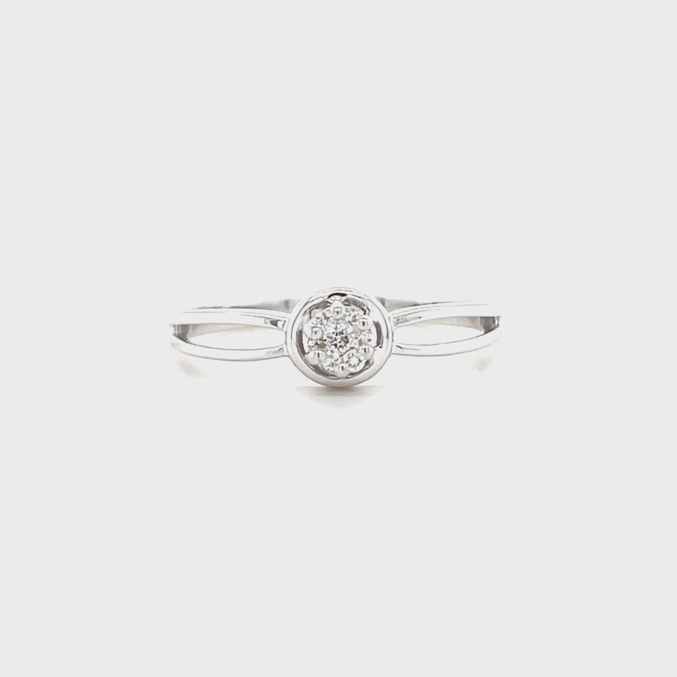 Pretty Diamond Ring