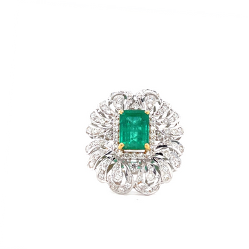 Cocktail Diamond Ring With Emerald