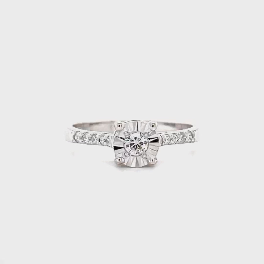 Diamond Ring With Halo Design