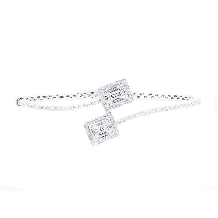 DIAMOND BANGLE WITH TAPERED BAGUETTES AND ROUND DIMAOND 