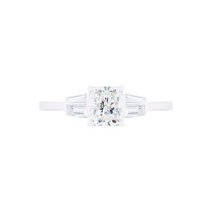 STYLISH DIAMOND ENGAGEMENT RING 